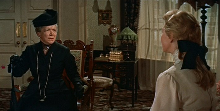 Helen Hayes and Ingrid Bergman in the 1956 movie, Anastasia Helen Hayes and Ingrid Bergman in the 1956 movie, Anastasia